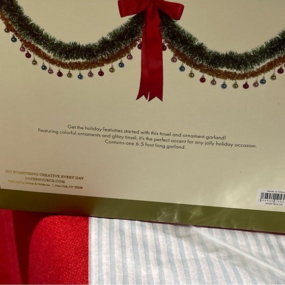 Paper Source Tinsel and Ornament Garland - Festive Green and Gold - Picture 7 of 10